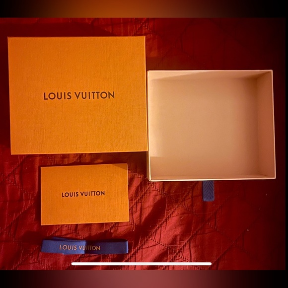 Louis Vuitton Gift Box - Picture 1 of 3